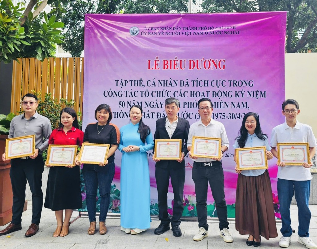 Báo chí góp sức, cùng lan toả hình ảnh đẹp của kiều bào