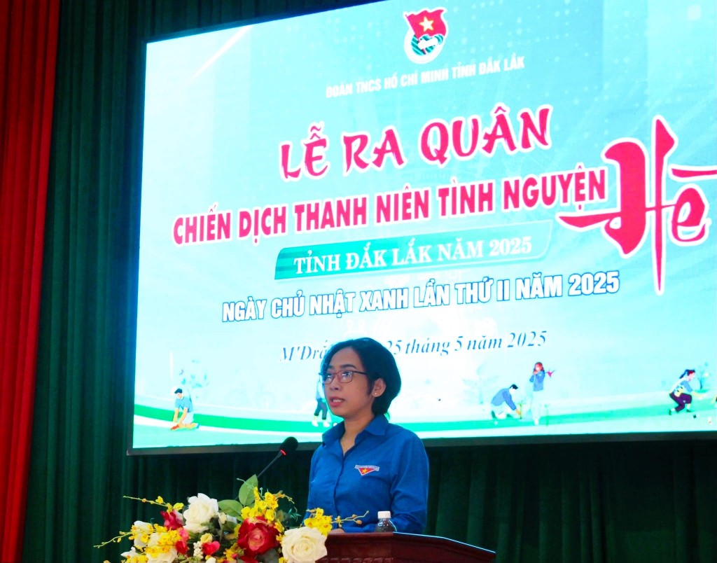 Bí thư Tỉnh đoàn Đắk Lắk H’ Giang Niê phát biểu tại buổi lễ