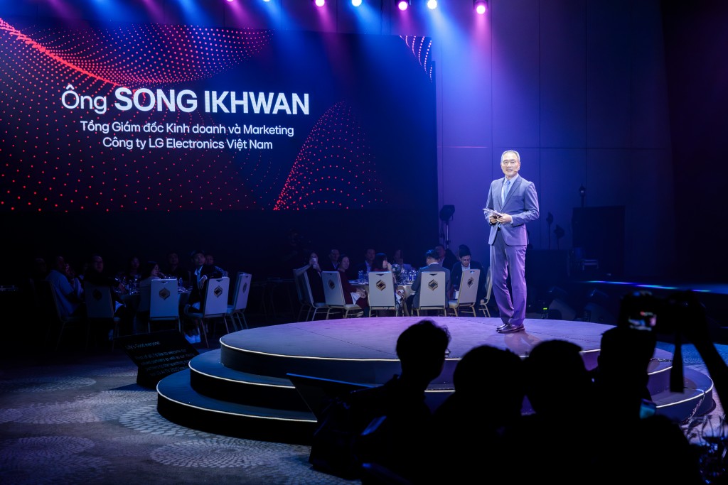 Ông Song Ihkwan, Tổng Giám đốc Kinh doanh và Marketing, phát biểu khai mạc sự kiện-2