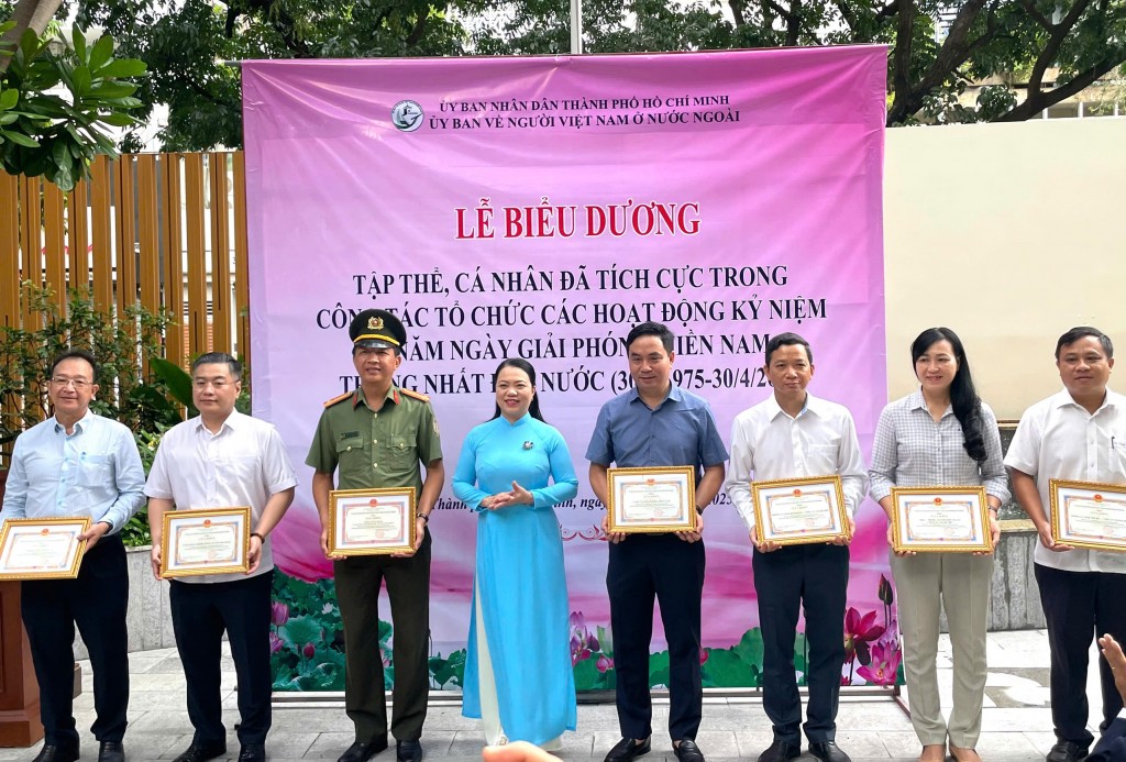 Báo chí góp sức, cùng lan toả hình ảnh đẹp của kiều bào