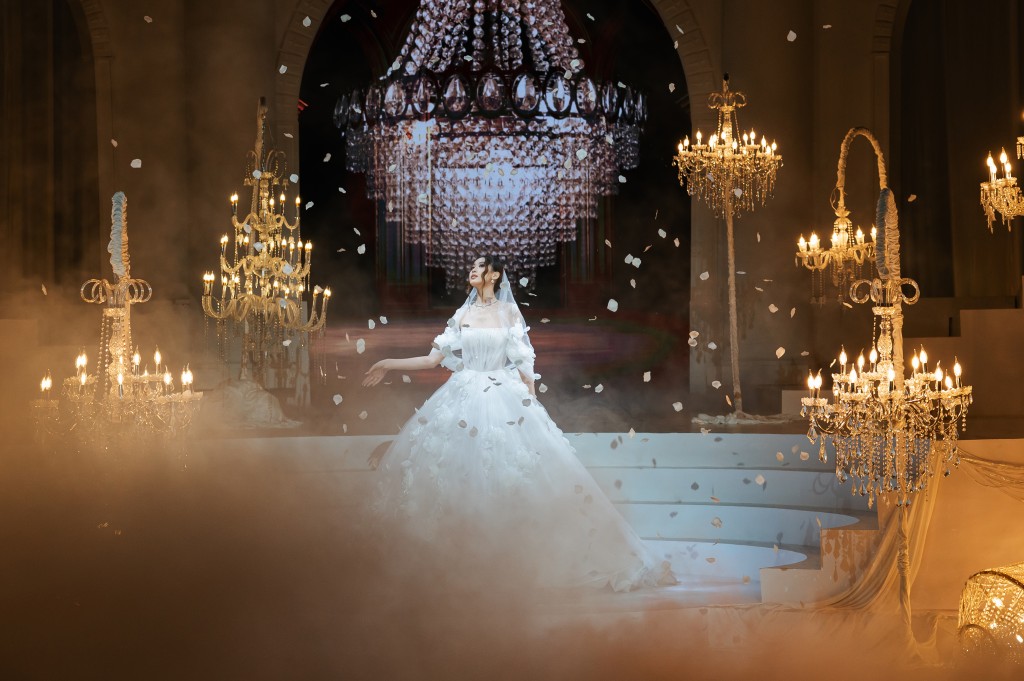 Không gian lãng mạn, đầy nghệ thuật của show diễn Không gian lãng mạn, đầy nghệ thuật của show diễn