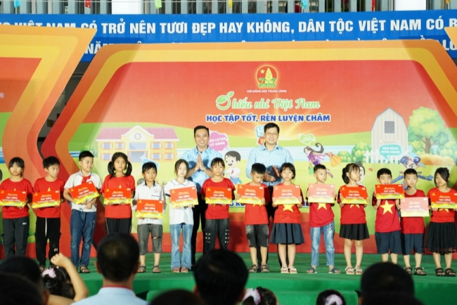 30 suất học bổng dành tặng thiếu nhi hoàn cảnh khó khăn