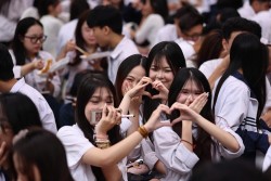 Trường THPT Đoàn Kết - Hai Bà Trưng tuyên dương học sinh tiêu biểu