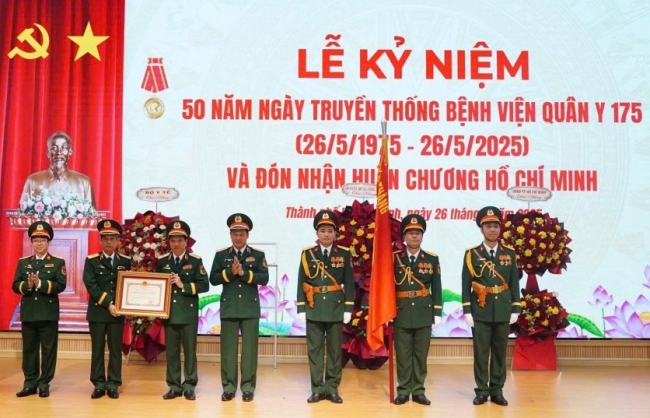 Bệnh viện Quân y 175 đón nhận Huân chương Hồ Chí Minh