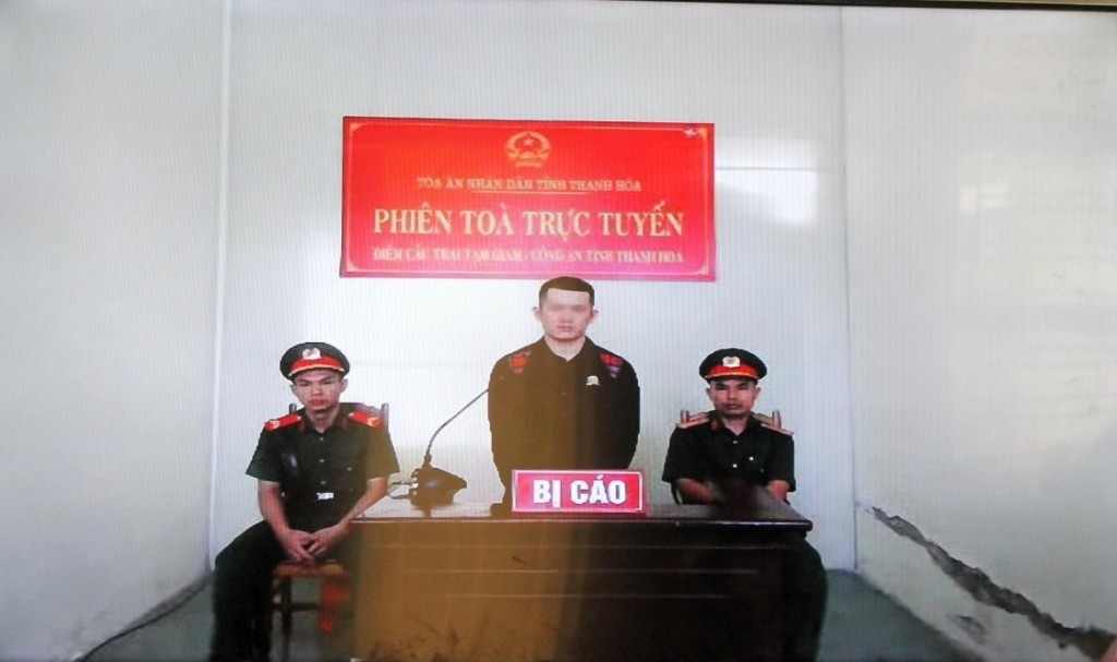 Bị cáo Vàng A Dế tại điểm cầu thành phần Trại tạm giam Công an tỉnh Thanh Hóa