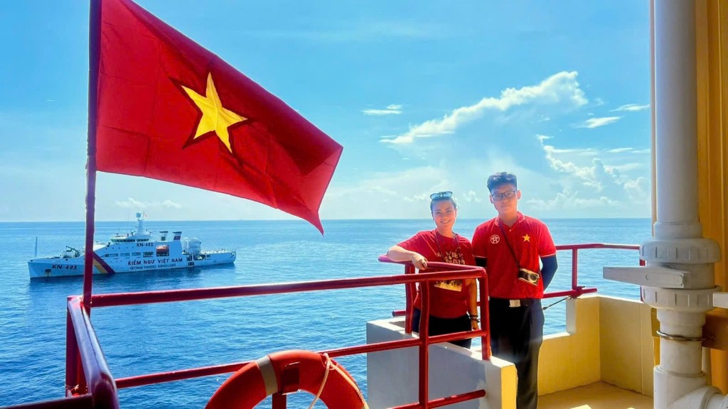 Cầu nối yêu thương từ đất liền đến đảo xa