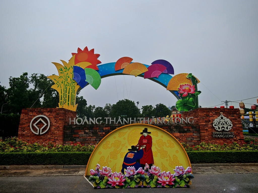 Các hoạt động tại Hoàng Thành Thăng Long giúp người xem tìm hiểu về phong tục, tập quán tốt đẹp của Hà Nội và cả nước 