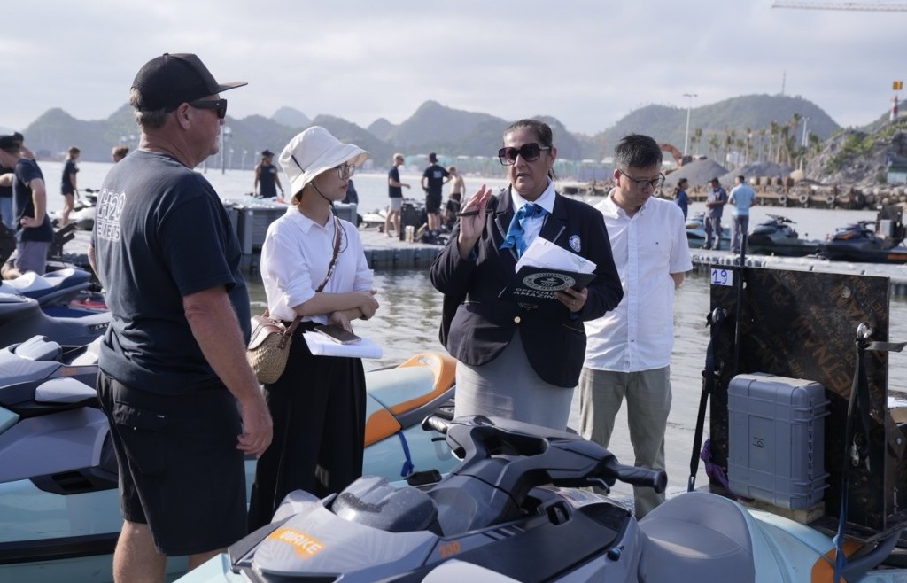 Đại diện Guinness nói gì về kỷ lục lịch sử của show diễn jetski bắn pháo hoa tại Cát Bà?
