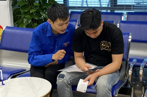 Các tình nguyện viên luôn hướng dẫn tận tình 