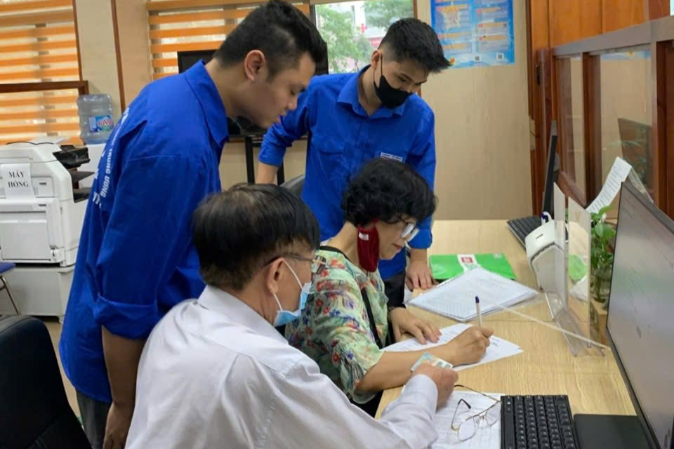 Hoạt động của các bạn trẻ góp phần đẩy mạnh chuyển đổi số tại địa phương 