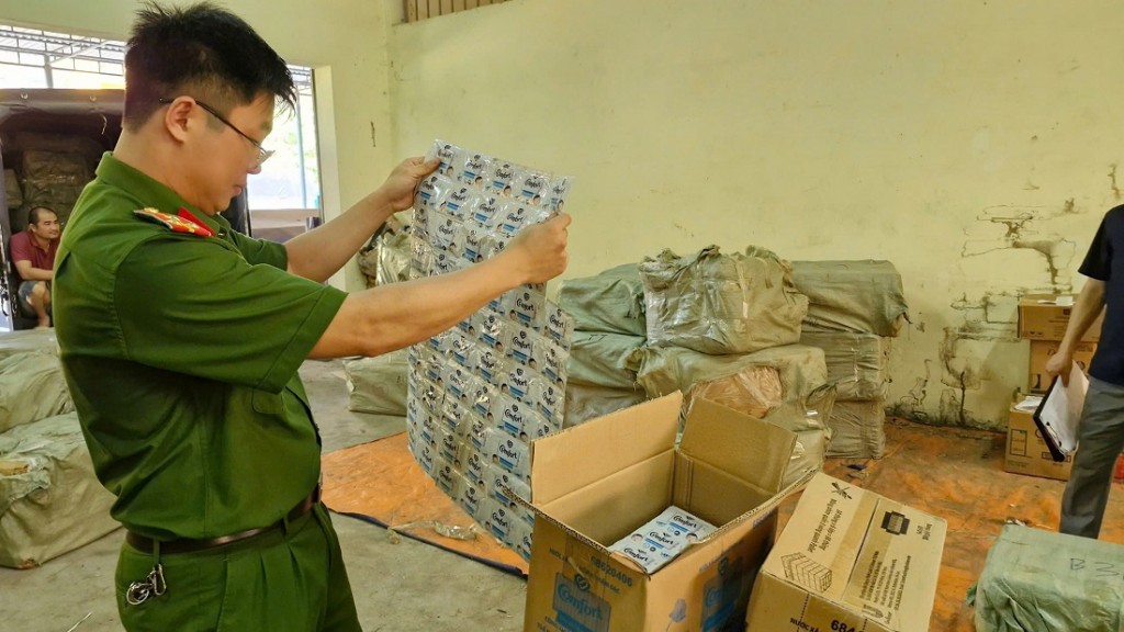 Nghệ An: Phát hiện vụ đưa số lượng lớn kem đánh răng, dầu gội, nước xả giả về Diễn Châu tiêu thụ