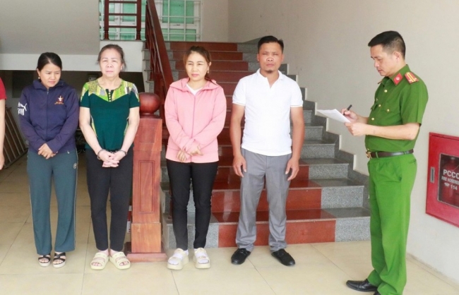 Nghệ An: Phát hiện vụ đưa số lượng lớn kem đánh răng, dầu gội, nước xả giả về Diễn Châu tiêu thụ