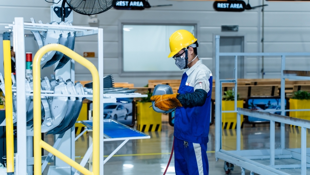 Kinh tế tư nhân lo “trên dải thảm, dưới dải đinh”