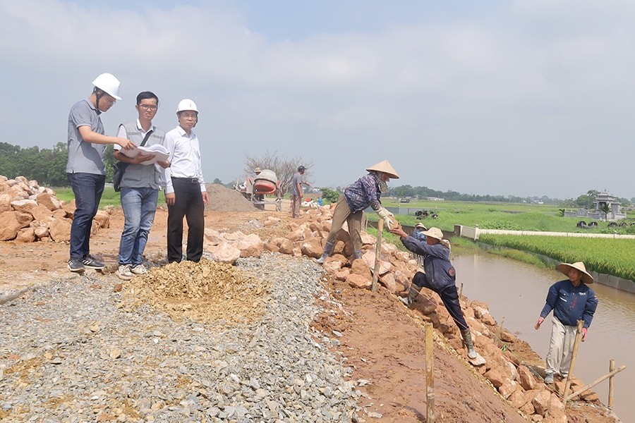 Tăng cường kiểm tra, gia cố tuyến đê trọng yếu trước mùa mưa bão