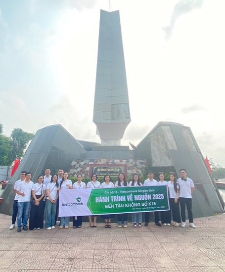 Giữ vững nền tảng tư tưởng, bồi đắp lý tưởng cách mạng trong mỗi cán bộ Vietcombank