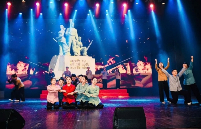 Giữ vững nền tảng tư tưởng, bồi đắp lý tưởng cách mạng trong mỗi cán bộ Vietcombank