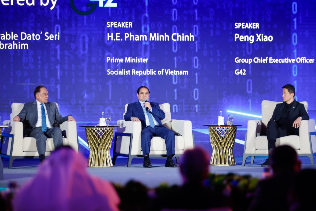 Hỗ trợ xây dựng thể chế hài hòa, khuyến khích sự phát triển AI và kiểm soát được tiêu cực