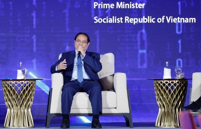 Hỗ trợ xây dựng thể chế hài hòa, khuyến khích sự phát triển AI và kiểm soát được tiêu cực