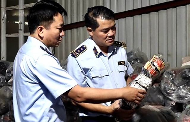 Hà Nội: Phát hiện doanh nghiệp nghi làm hàng giả nhái nhãn mác