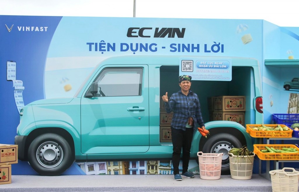 VinFast EC Van trở thành vũ khí sinh lời mới cho người trẻ