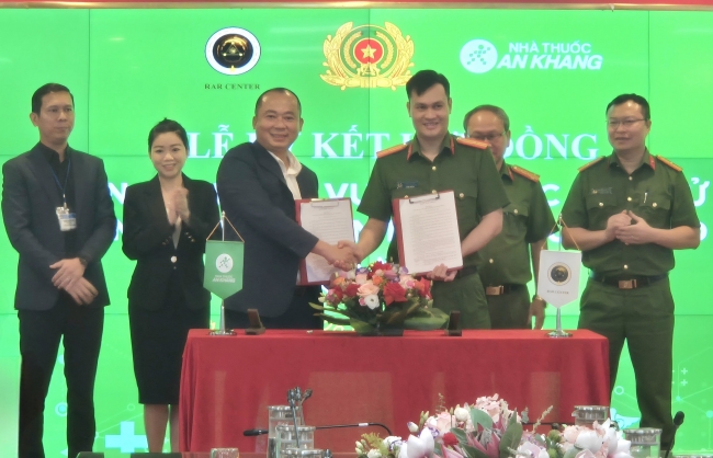 Người dân có thể mua thuốc online của Nhà thuốc An Khang qua VNeID