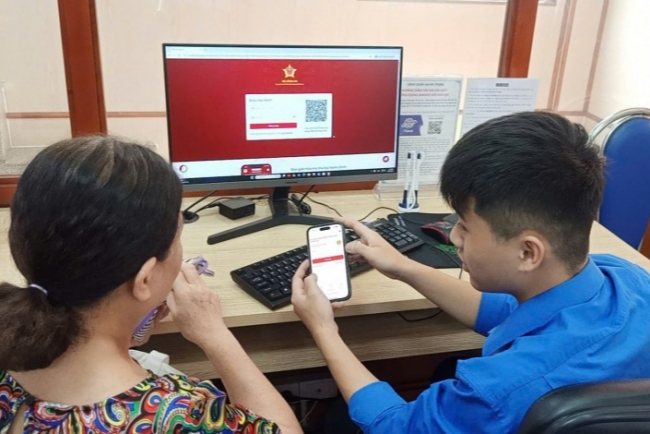 Đẩy mạnh "Bình dân học vụ số" - dấu ấn tình nguyện hè 2025