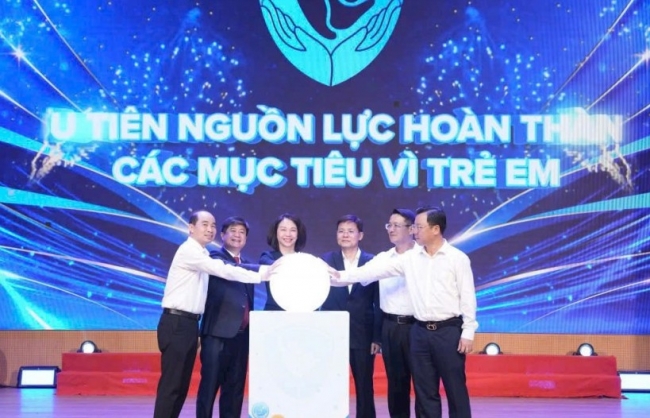 Lắng nghe trẻ em bằng trái tim, bảo vệ trẻ em bằng hành động