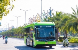 100% xe buýt sử dụng điện, năng lượng xanh đến năm 2030