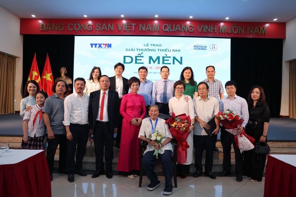 Hiệp sĩ Dế mèn Phạm Tuyên với những tác phẩm âm nhạc vượt thời gian