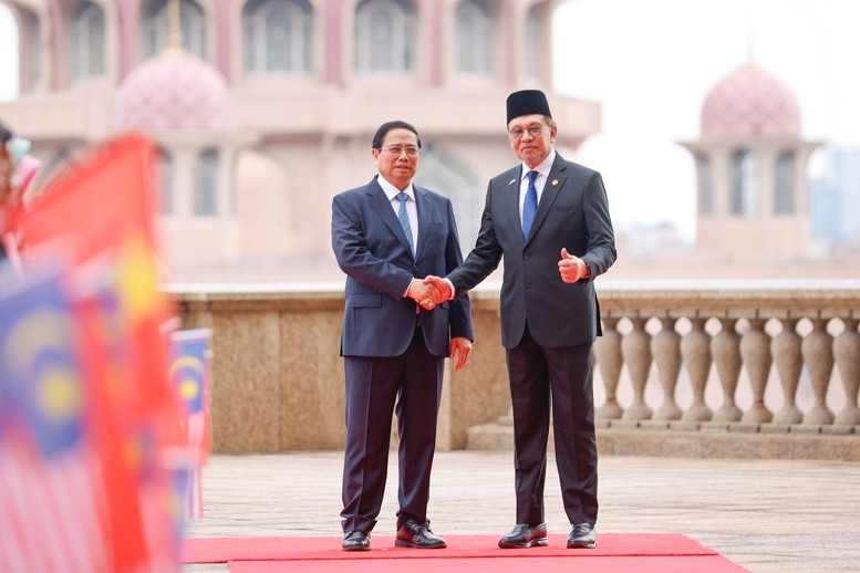 Trong suốt chuyến thăm, Chính phủ Malaysia - đối tác Chiến lược toàn diện đầu tiên của Việt Nam trong ASEAN - đã dành cho Thủ tướng Chính phủ và đoàn sự đón tiếp trọng thị, ấm áp - Ảnh: VGP/Nhật Bắc