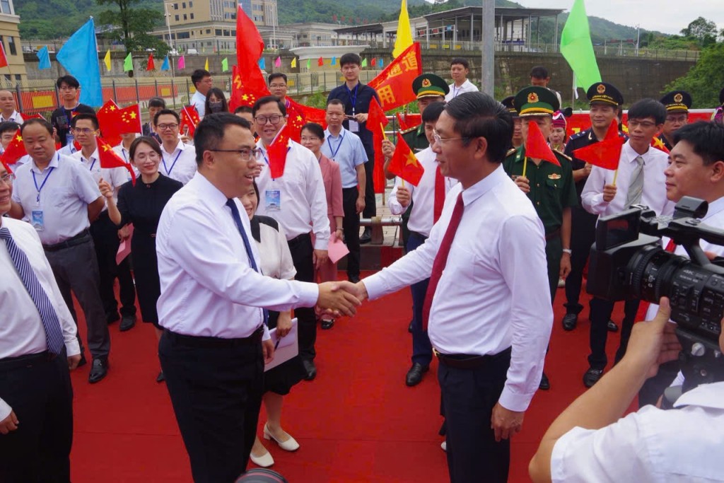 Công bố khởi động công năng xuất nhập cảnh cho du khách