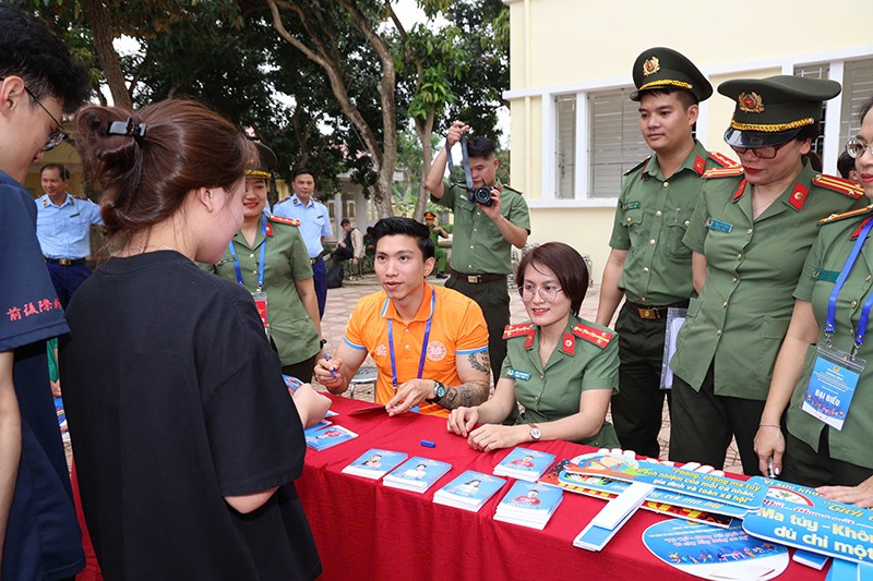 Rà soát quản lý chặt người nghiện, tấn công mạnh tội phạm ma túy