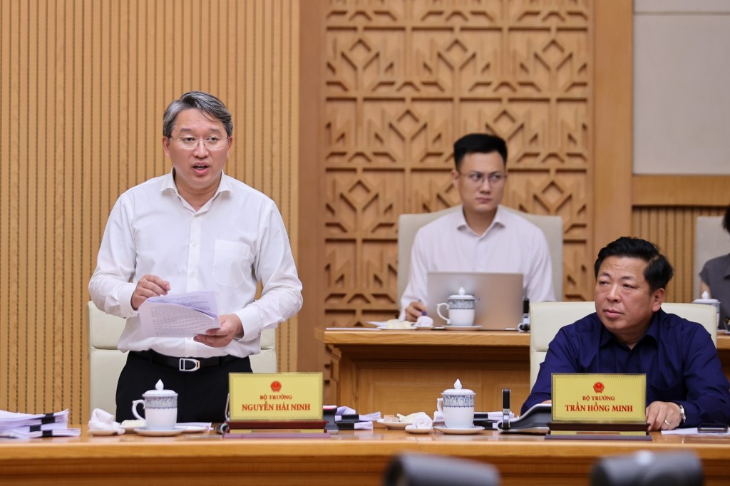 Quán triệt tinh thần 