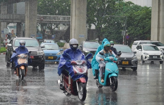 Hà Nội có mưa rải rác, một vài nơi có thể có dông