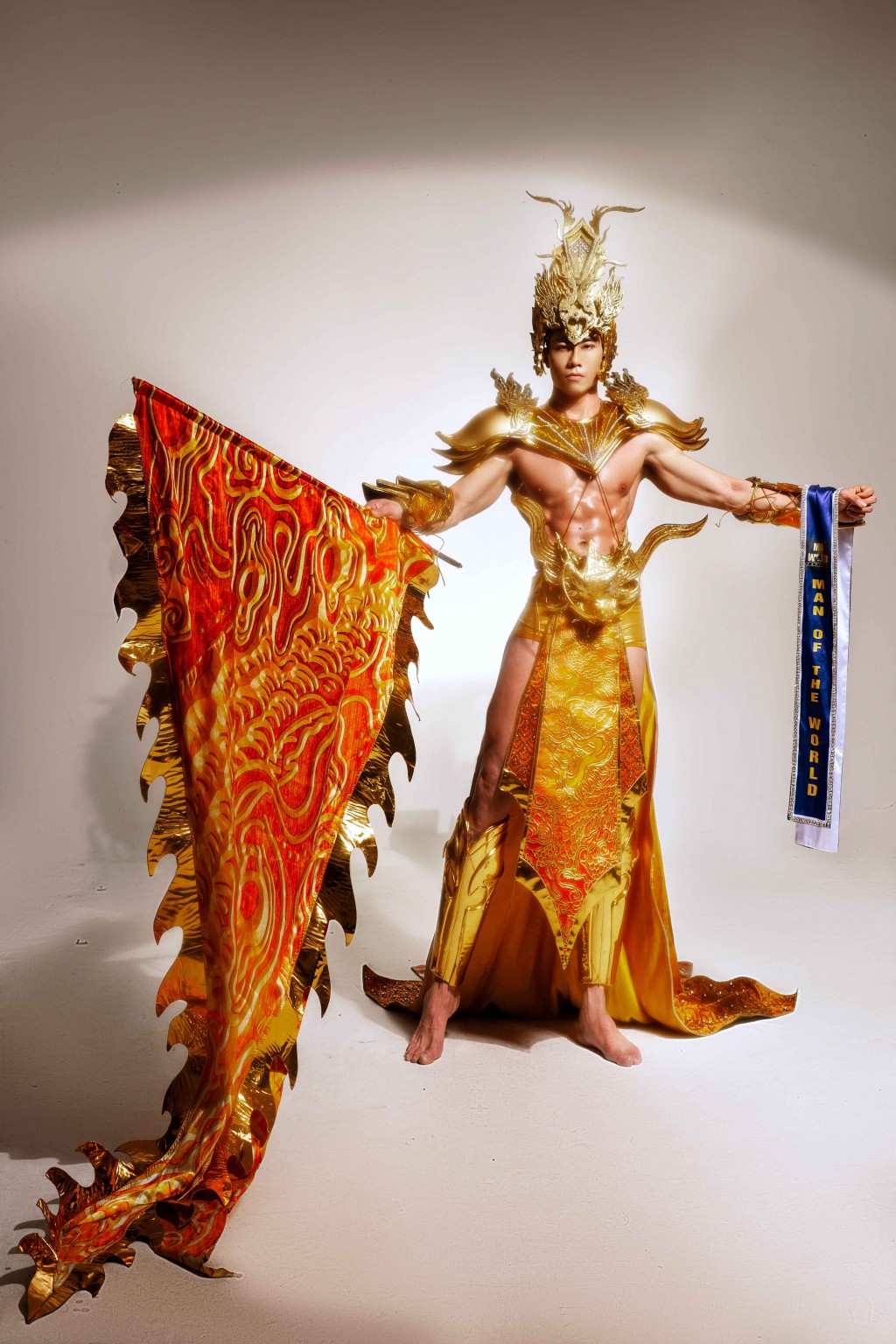 Trang phục dân tộc của Lý Minh Quân