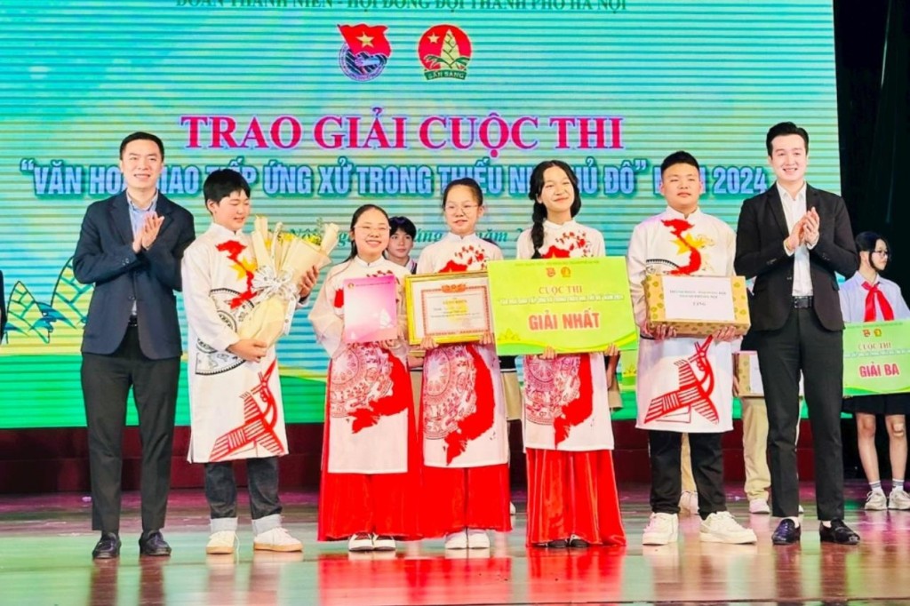 Thiếu nhi Thủ đô thanh lịch, văn minh