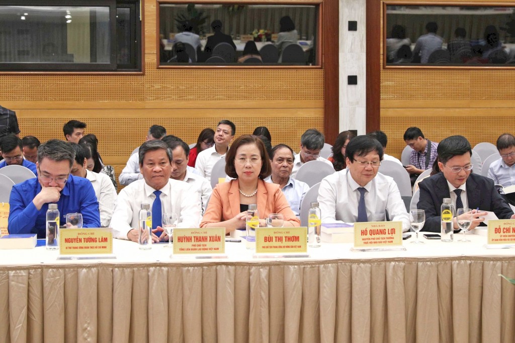Báo chí cần chủ động thích ứng với nhu cầu truyền thông hiện đại