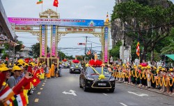 Dòng người xúc động chiêm bái xá lợi Đức Phật tại Đà Nẵng