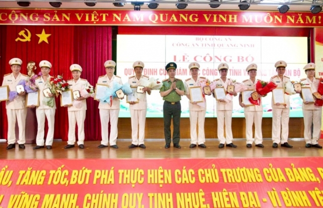 19 lãnh đạo cấp phòng của Công an Quảng Ninh nghỉ hưu sớm