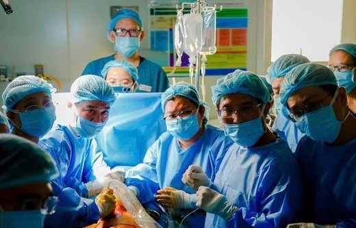 Bộ trưởng Đào Hồng Lan gửi thư khen y bác sĩ, tập thể BV
