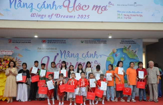 Nâng cánh ước mơ cho các em thiếu nhi khó khăn, khuyết tật