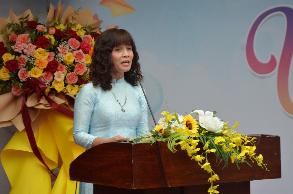 Thạc sĩ Nguyễn Thị Trinh, Phó Giám đốc phụ trách Bảo tang Mỹ thuật Đà Nẵng phát biểu tại triển lãm (Ảnh Đ.Minh) Thạc sĩ Nguyễn Thị Trinh, Phó Giám đốc phụ trách Bảo tang Mỹ thuật Đà Nẵng phát biểu tại triển lãm (Ảnh Đ.Minh)