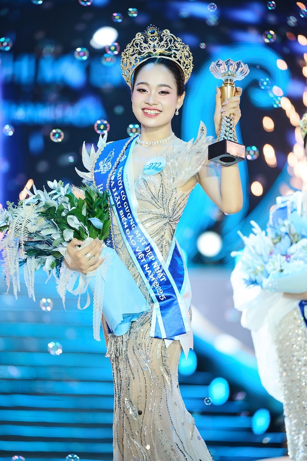 Nguyễn Thị Mỹ Linh đăng quang Hoa hậu Biển đảo Việt Nam