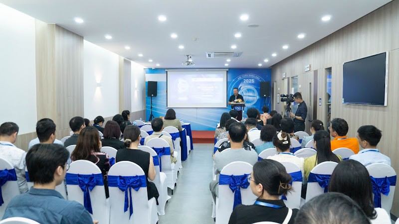 Bước tiến mới trong điều trị tật khúc xạ tại Việt Nam