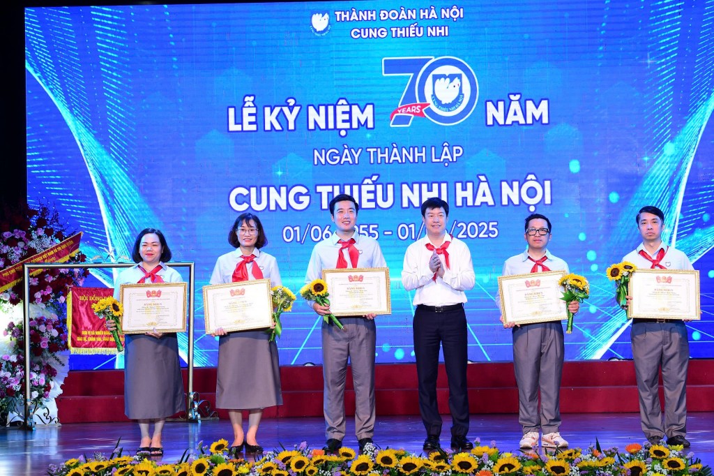 70 năm bền bỉ góp sức giáo dục, bồi dưỡng tài năng trẻ