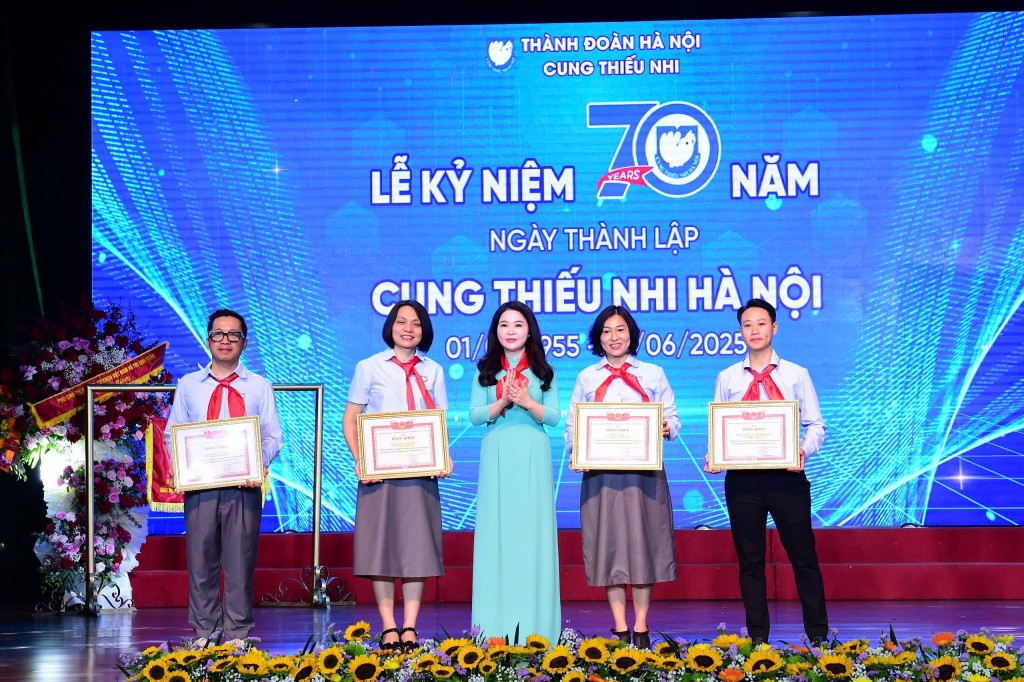 70 năm bền bỉ góp sức giáo dục, bồi dưỡng tài năng trẻ
