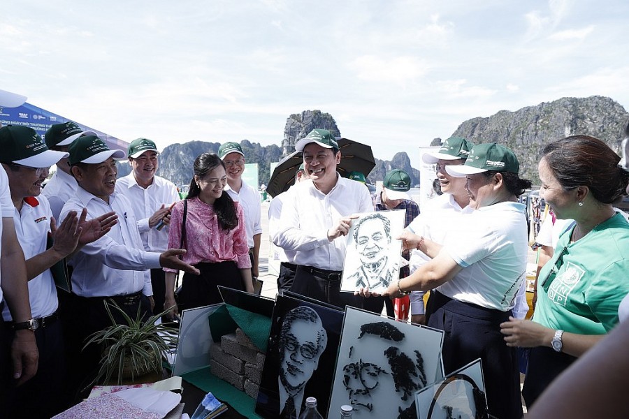 Quảng Ninh: Mít tinh hưởng ứng Ngày Môi trường thế giới 2025