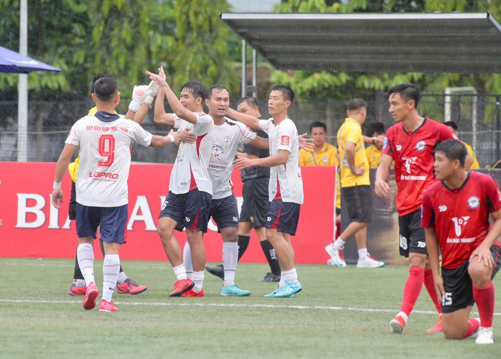 Mở màn Giải bóng đá 7 người vô địch quốc gia Bia Saigon Dragon Cup 2025 miền Nam