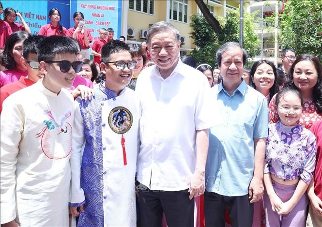 Tổng Bí thư Tô Lâm thăm hai trường học chuyên biệt tại Hà Nội