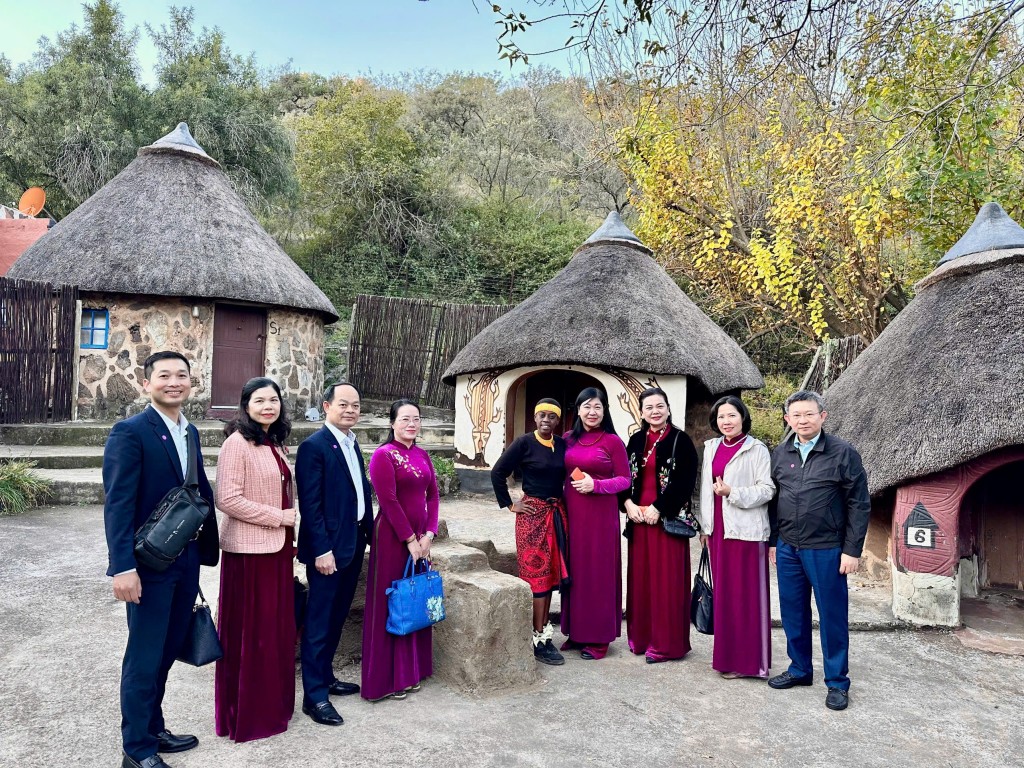 Thăm, khảo sát mô hình du lịch văn hoá tại Nam Phi
